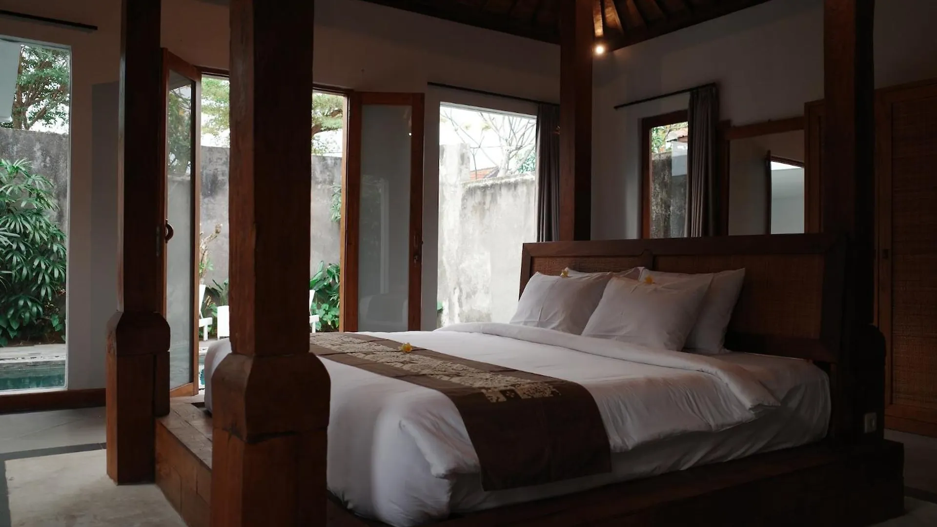 Hotel The Riang Villa Kerobokan