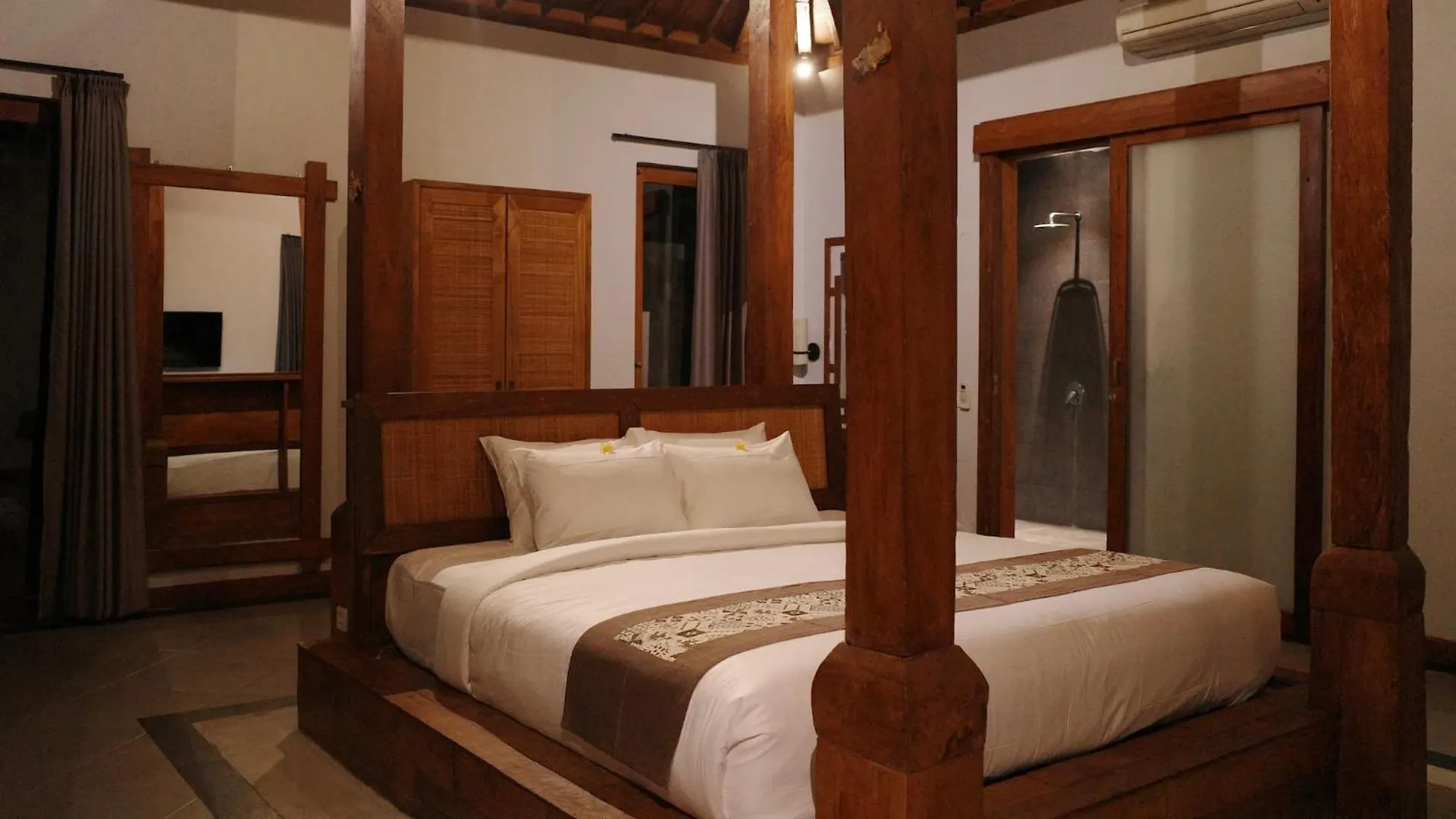 Hotel The Riang Villa Kerobokan
